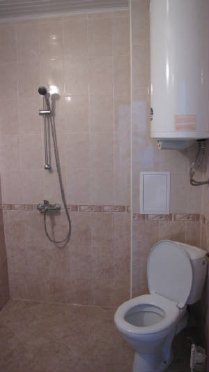bathroom2.jpg